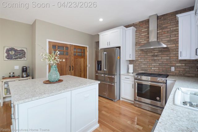 3381 Rockhaven Avenue, Rochester Hills, MI 48309