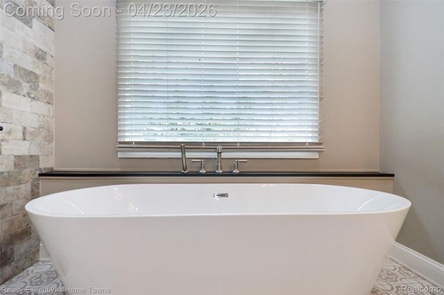 3381 Rockhaven Avenue, Rochester Hills, MI 48309