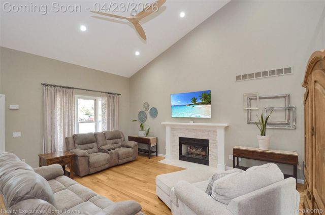 3381 Rockhaven Avenue, Rochester Hills, MI 48309