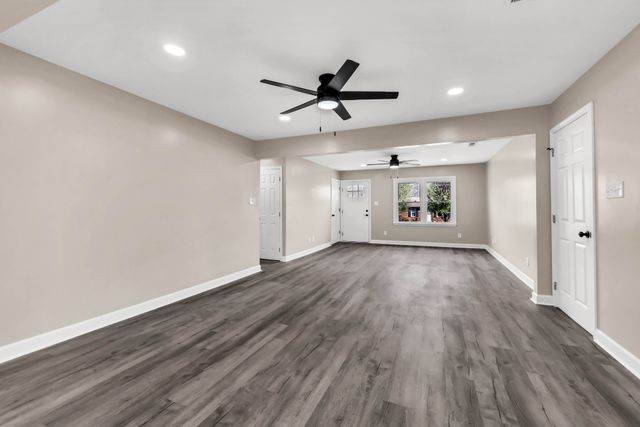 3909 Tanglewood Dr, Hopkinsville, KY 42240