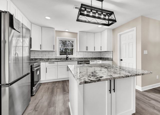 3909 Tanglewood Dr, Hopkinsville, KY 42240