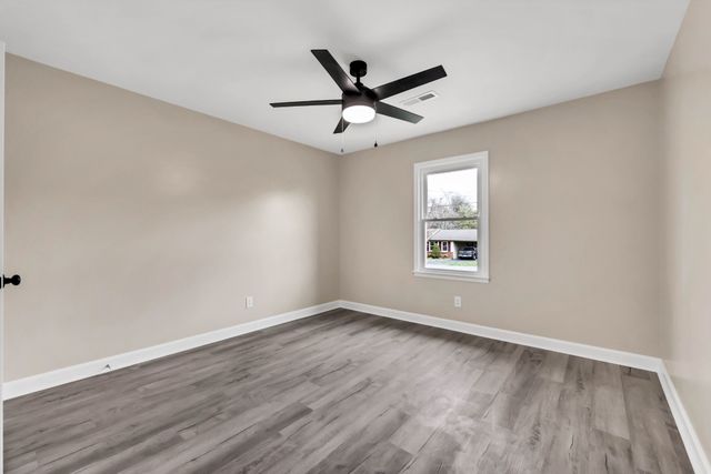 3909 Tanglewood Dr, Hopkinsville, KY 42240