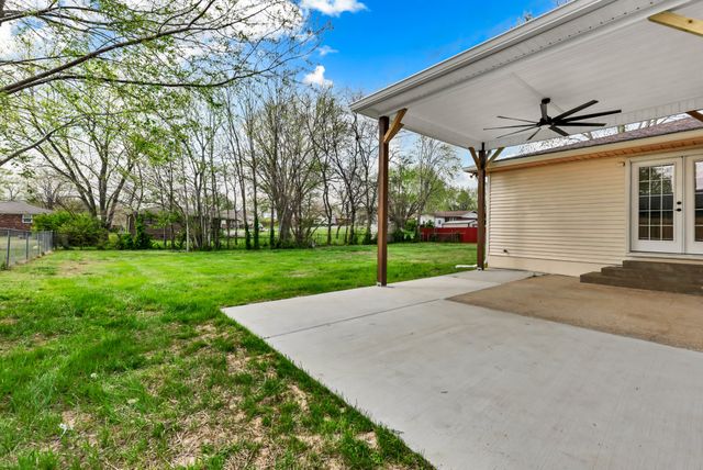 3909 Tanglewood Dr, Hopkinsville, KY 42240