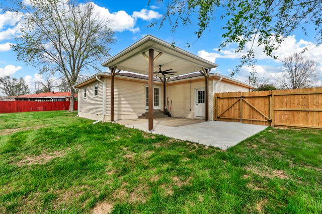 3909 Tanglewood Dr, Hopkinsville, KY 42240