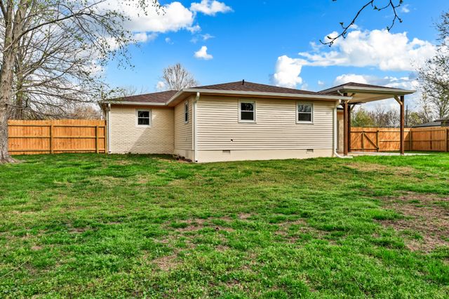 3909 Tanglewood Dr, Hopkinsville, KY 42240