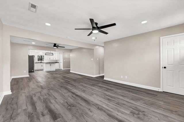 3909 Tanglewood Dr, Hopkinsville, KY 42240