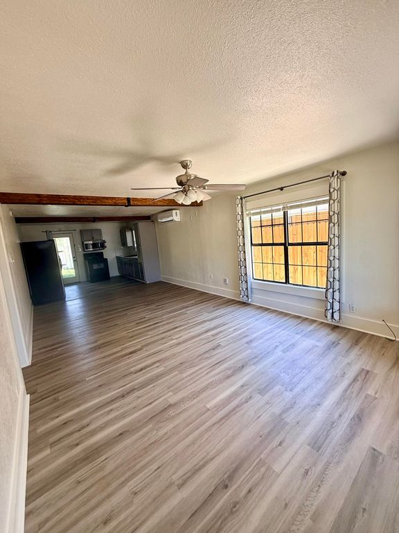 Image 8 of property listing at 713 E Avenue D, San Angelo, TX 76903