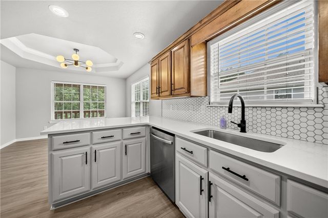 8 Faye Lane, Bella Vista, AR 72714