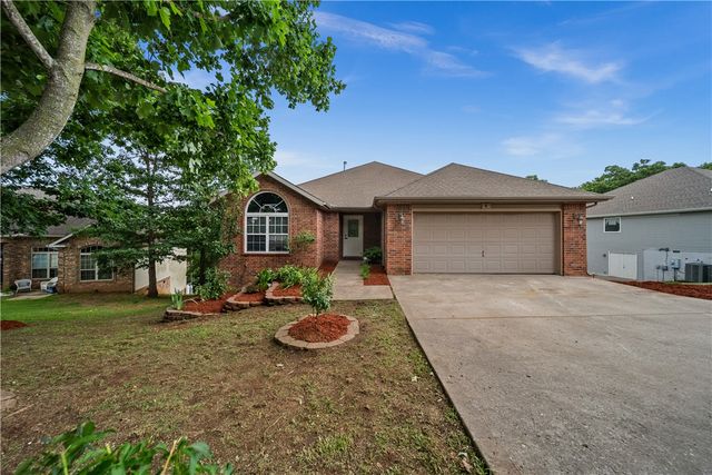8 Faye Lane, Bella Vista, AR 72714