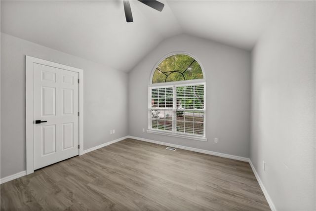 8 Faye Lane, Bella Vista, AR 72714