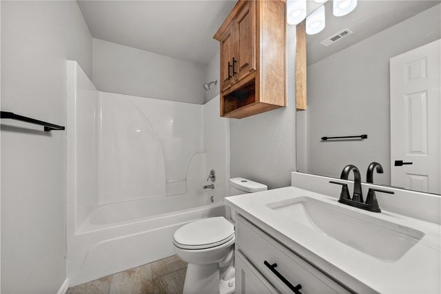 8 Faye Lane, Bella Vista, AR 72714