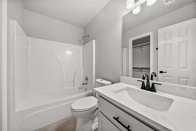 8 Faye Lane, Bella Vista, AR 72714