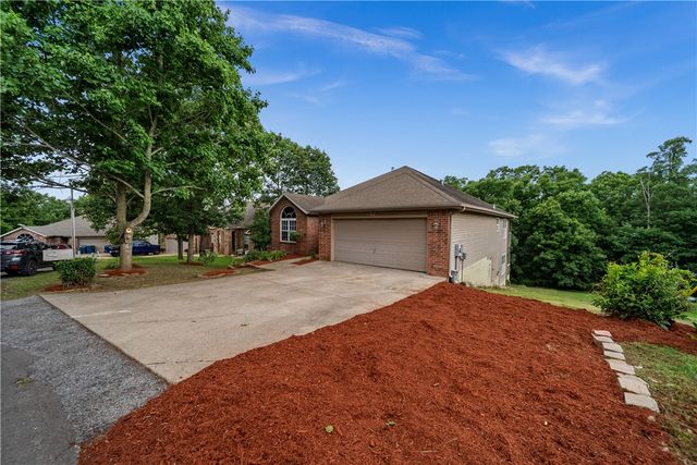 8 Faye Lane, Bella Vista, AR 72714