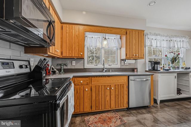 21 FARMINGDALE LN, Newark, DE 19711