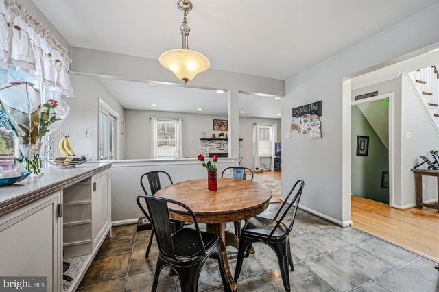 21 FARMINGDALE LN, Newark, DE 19711