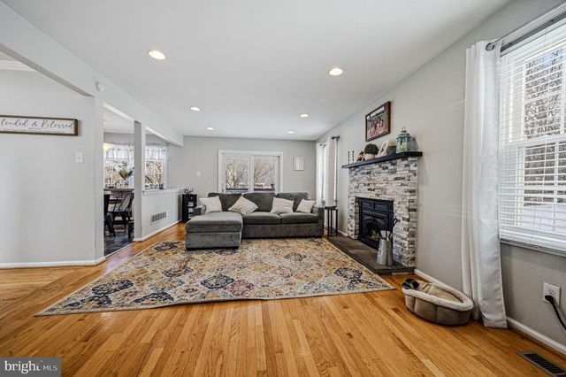 21 FARMINGDALE LN, Newark, DE 19711