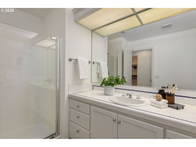 15424 Nw TEE Ct, Portland, OR 97229