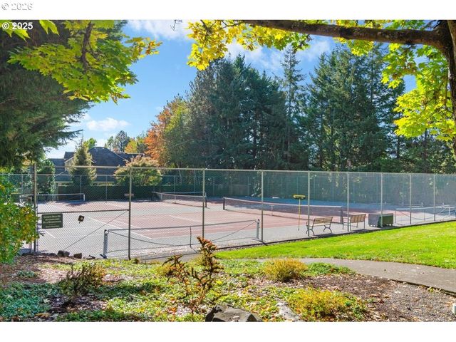 15424 Nw TEE Ct, Portland, OR 97229