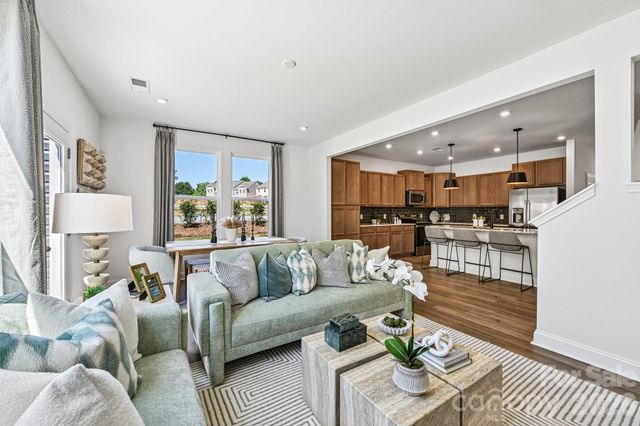 7567 Ethora Way 37, Charlotte, NC 28216