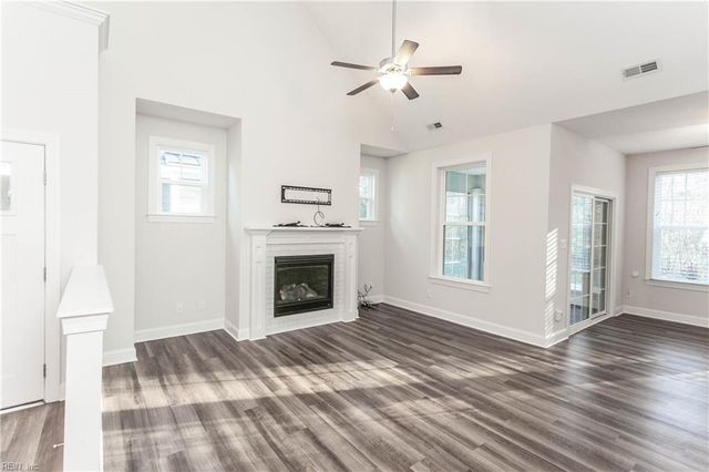 126 Creek Front LN, Suffolk, VA 23435