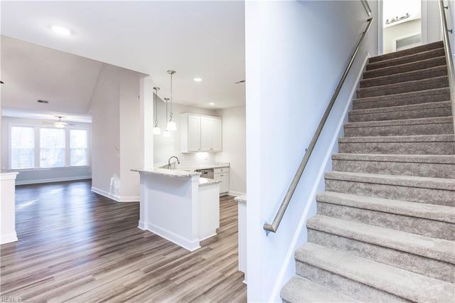 126 Creek Front LN, Suffolk, VA 23435