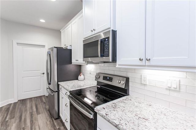 126 Creek Front LN, Suffolk, VA 23435