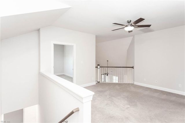 126 Creek Front LN, Suffolk, VA 23435