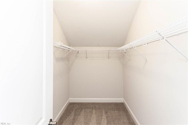 126 Creek Front LN, Suffolk, VA 23435