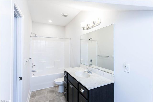 126 Creek Front LN, Suffolk, VA 23435