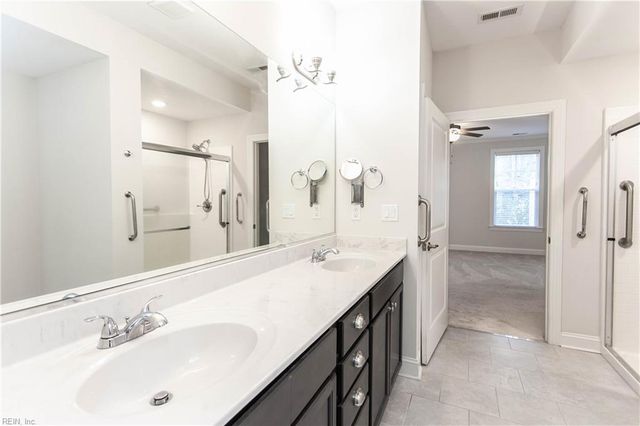 126 Creek Front LN, Suffolk, VA 23435