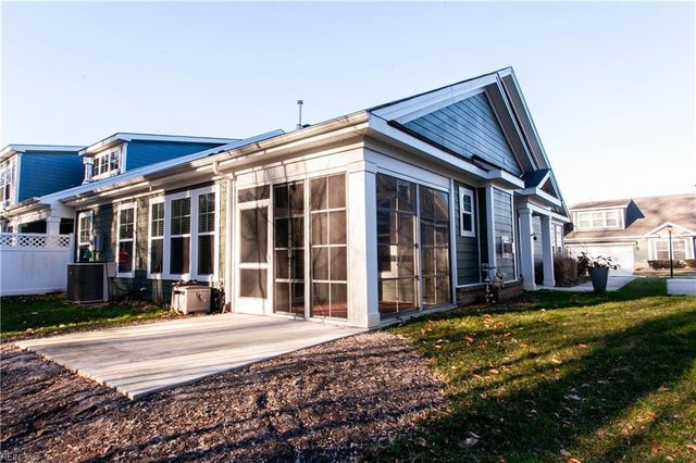 126 Creek Front LN, Suffolk, VA 23435