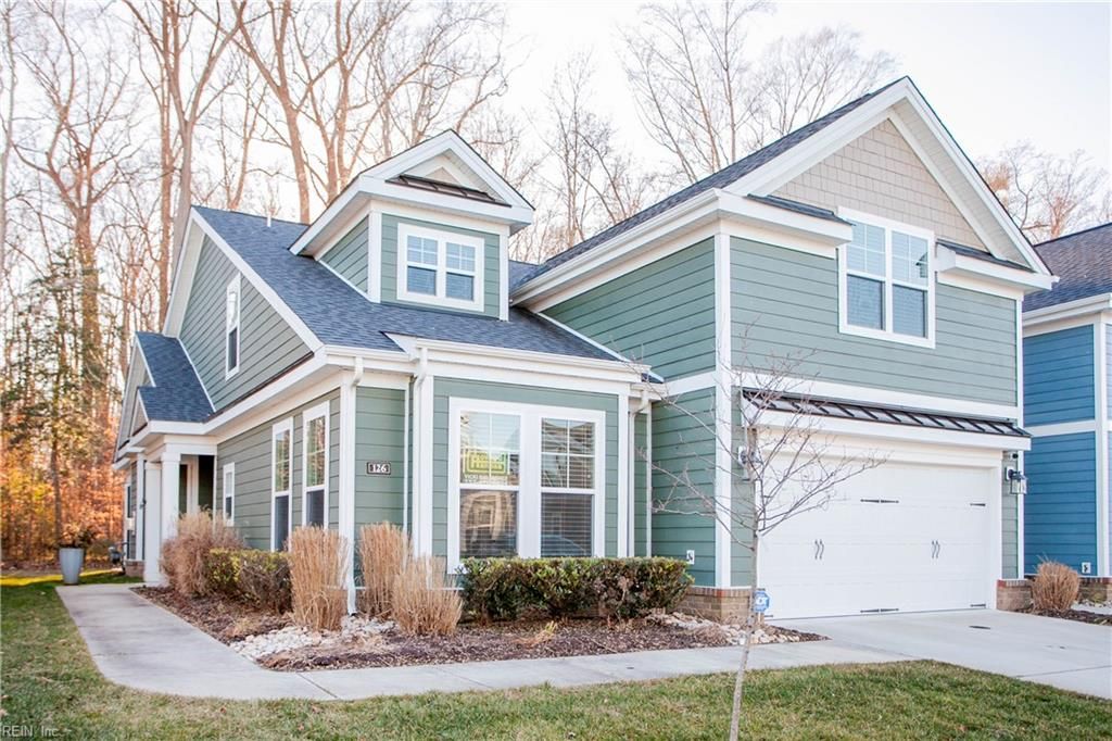126 Creek Front LN, Suffolk, VA 23435