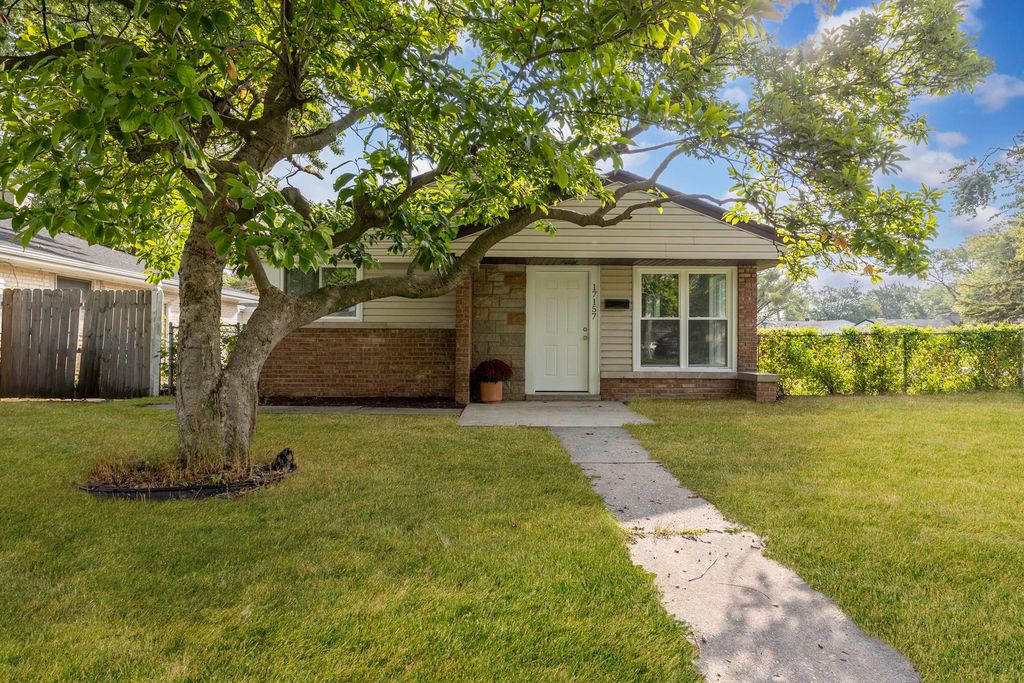 17157 Chicago Avenue, Lansing, IL 60438