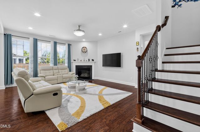 334 Stonehouse Drive, Apex, NC 27523