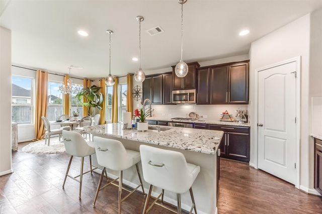 2111 Scissor Tail Road, Pearland, TX 77581