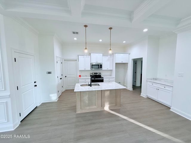 102 Berchman Oaks Drive, Lafayette, LA 70506