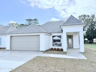 102 Berchman Oaks Drive, Lafayette, LA 70506
