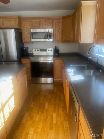 8 Brackett Road, Hannibal, NY 13074