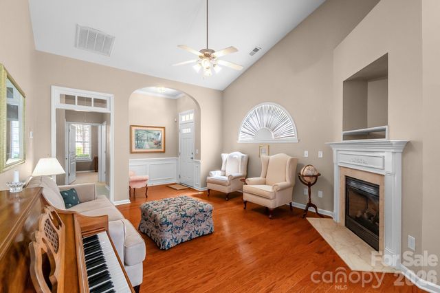 8339 Brookings Drive, Charlotte, NC 28269