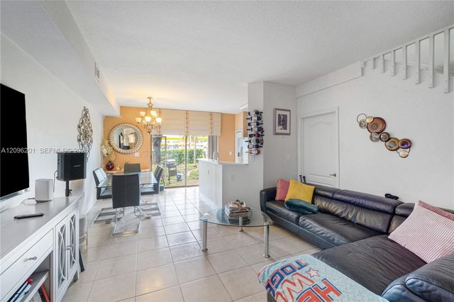 8810 W Flagler Street 4, Miami, FL 33174
