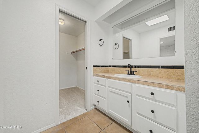 7502 E THOMAS Road 301, Scottsdale, AZ 85251