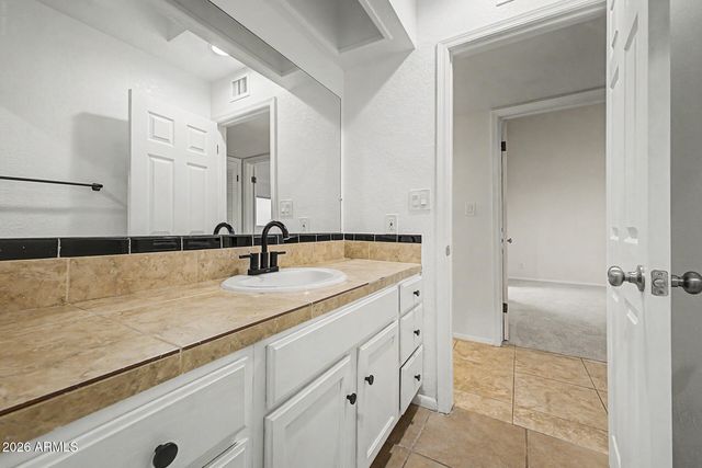 7502 E THOMAS Road 301, Scottsdale, AZ 85251