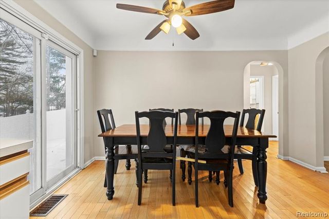 4175 Motorway Drive, Waterford, MI 48328