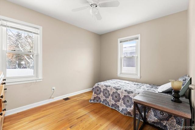 4175 Motorway Drive, Waterford, MI 48328