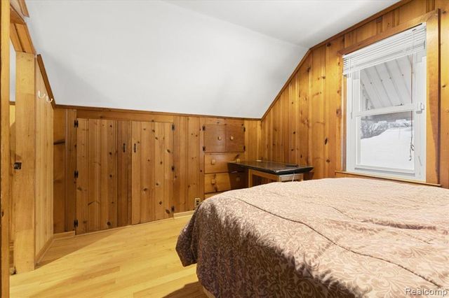 4175 Motorway Drive, Waterford, MI 48328