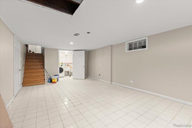 4175 Motorway Drive, Waterford, MI 48328