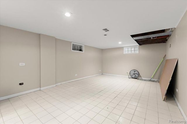 4175 Motorway Drive, Waterford, MI 48328