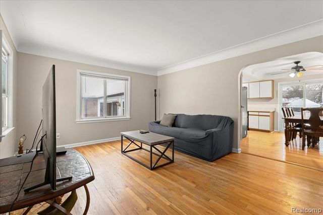 4175 Motorway Drive, Waterford, MI 48328