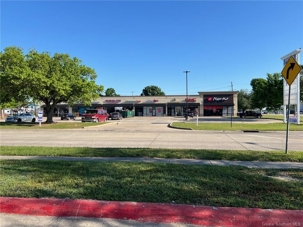 2653 DEREK Drive, Lake Charles, LA 70607