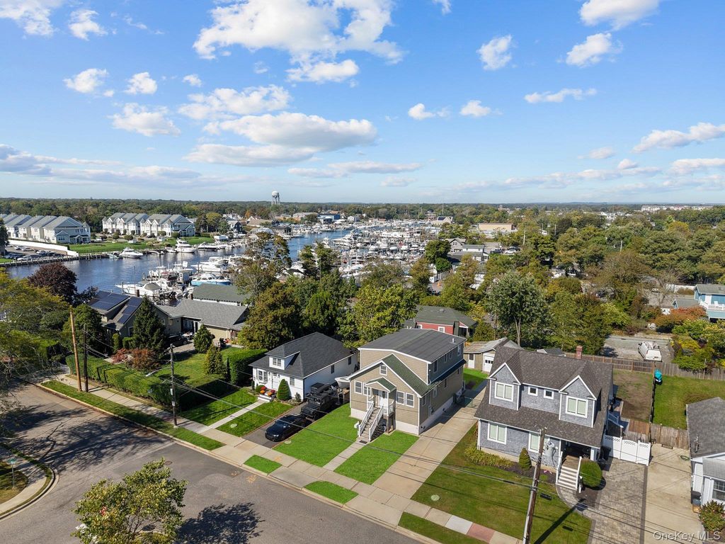 109 Laurel Street, Patchogue, NY 11772 — photo 3